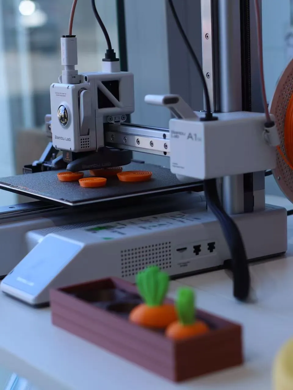 Small 3D printing experiment inside the making space