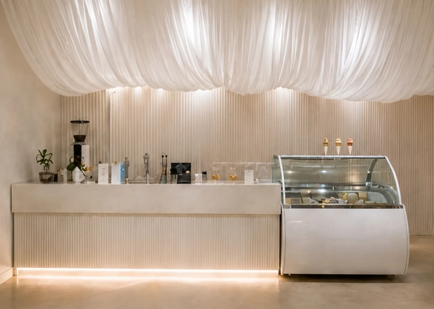 FUGITOTO counter and white curtain interior
